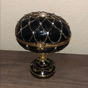 Vintage Egg Music Box 🎶